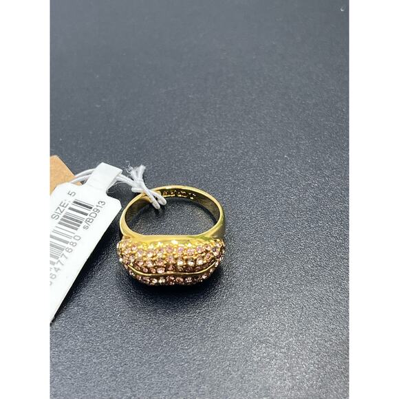 J. Crew Pink Pave Kiss Lips Gold Tone Ring Sz 5 New - Picture 9 of 15